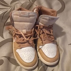 Nike Kids  Beige and White High-Top Sneakers